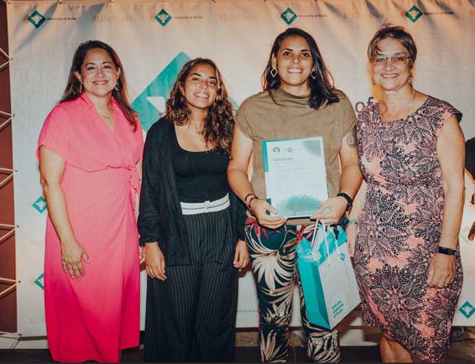 Reconocimento Di Studiante Embahador (Universidad Di Aruba) 167 Universidad Di Aruba 9