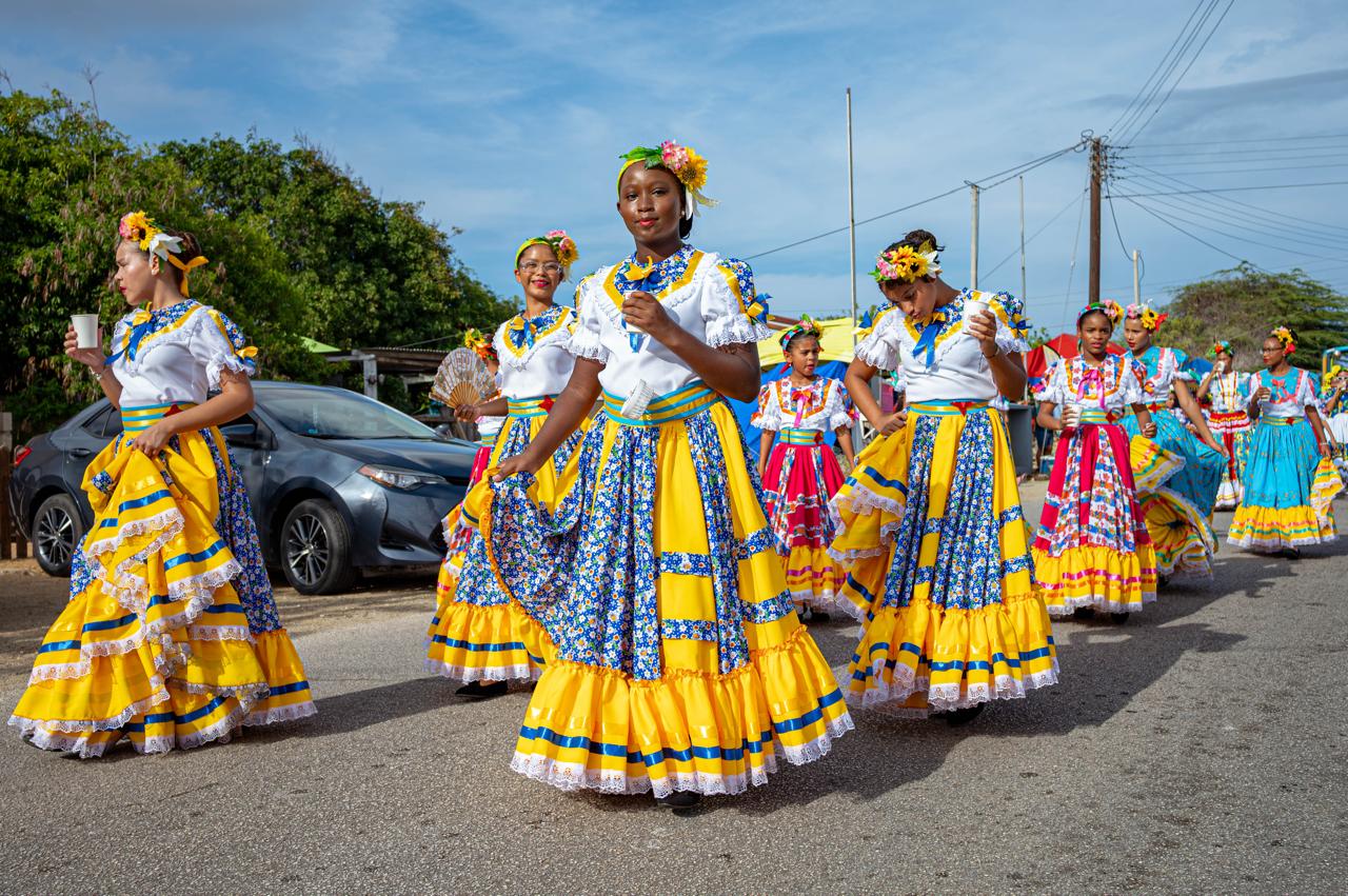 Aruba Bank Ta Celebra Cultura Hunto Cu Bazjan Durante Di Fin Di Siman 167 Aruba Bank Cultura 1