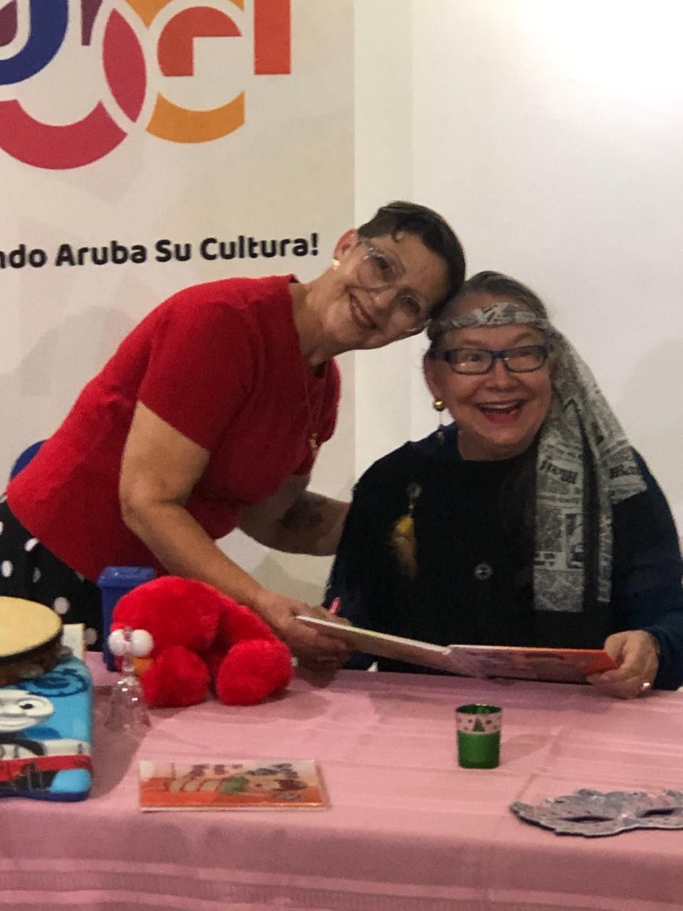 Autor Y Poeita Rutty Vrieswijk Bergen A Presenta Su Prome Buki Pa Mucha 7