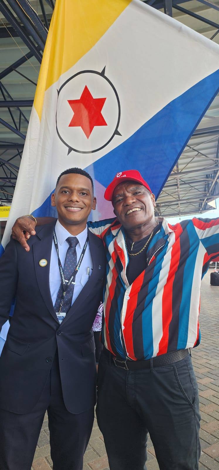 Famia Di Piloto Anfernee Emerenciana Contento Y Orguyoso Di Presencia Su Bahada Na Cabes Di American Airlines 747 Na Boneiro 6 1