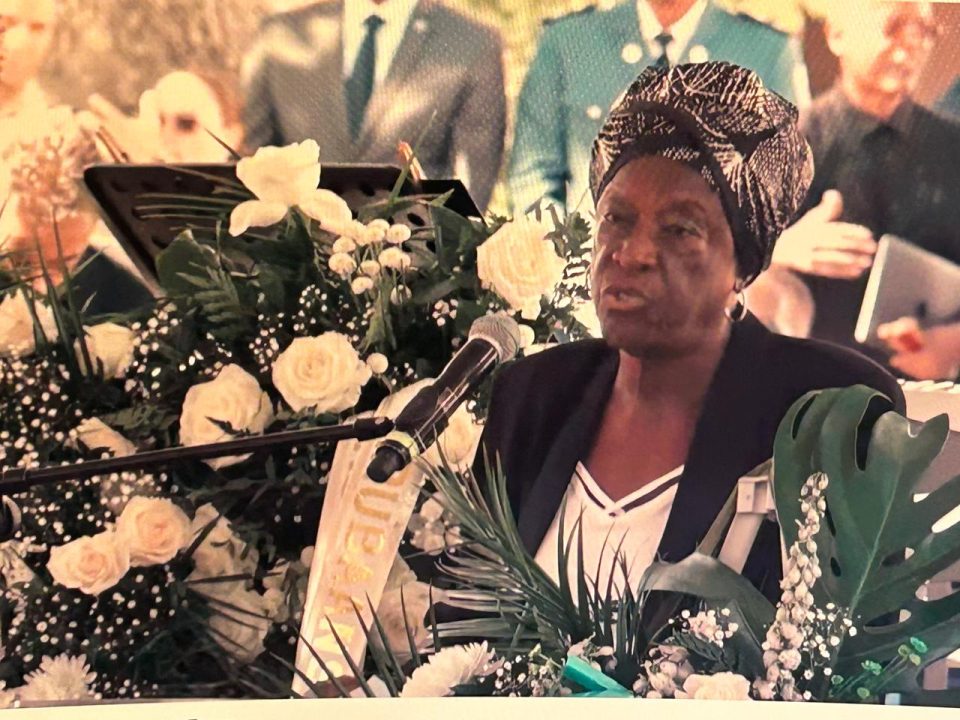 Sra Maria Liberia Peters Henny A Trece Henter Reino Hunto Un Biaha Mas