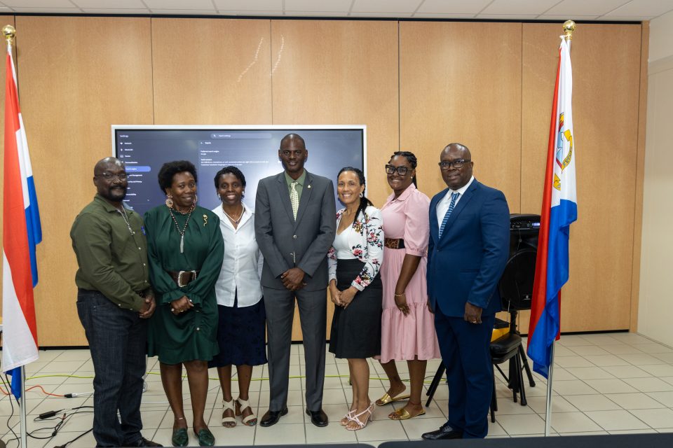 St Maarten A Organisa Un Masterclass Riba Prevencion Di Suicidio