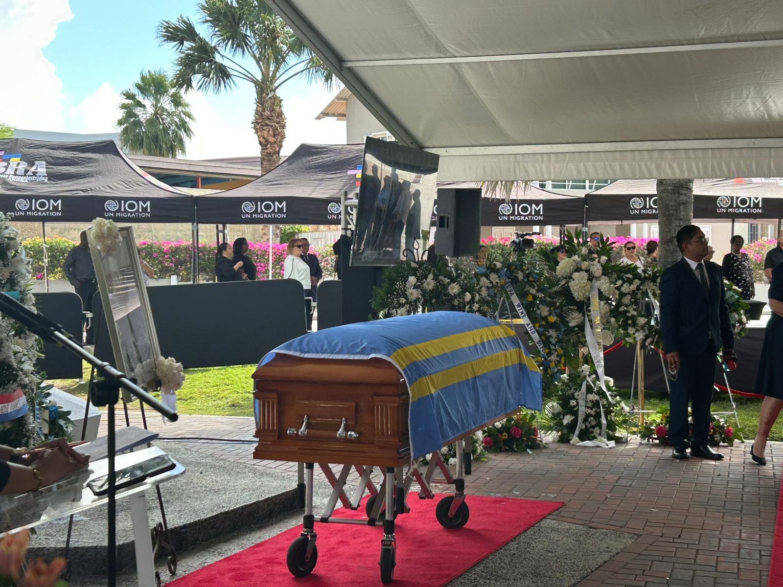 Entiero Henny Eman 27