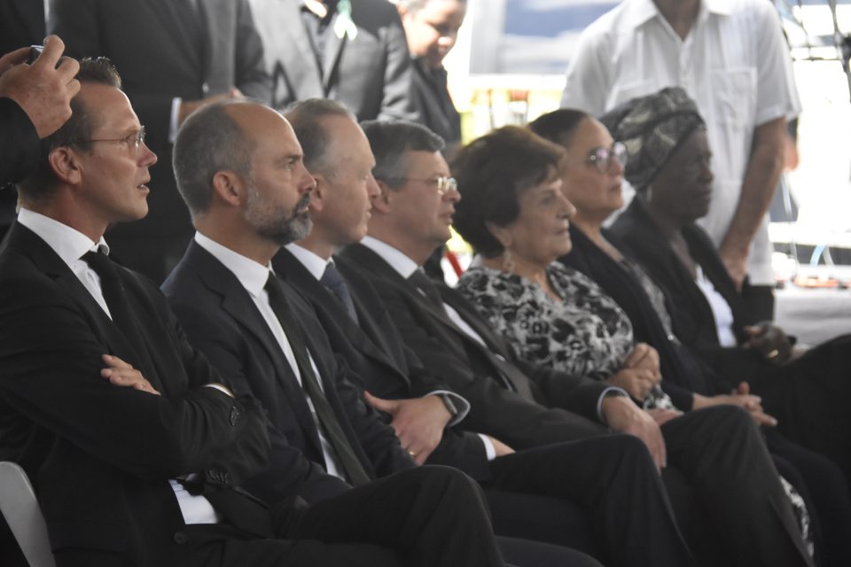 Entiero Henny Eman 72