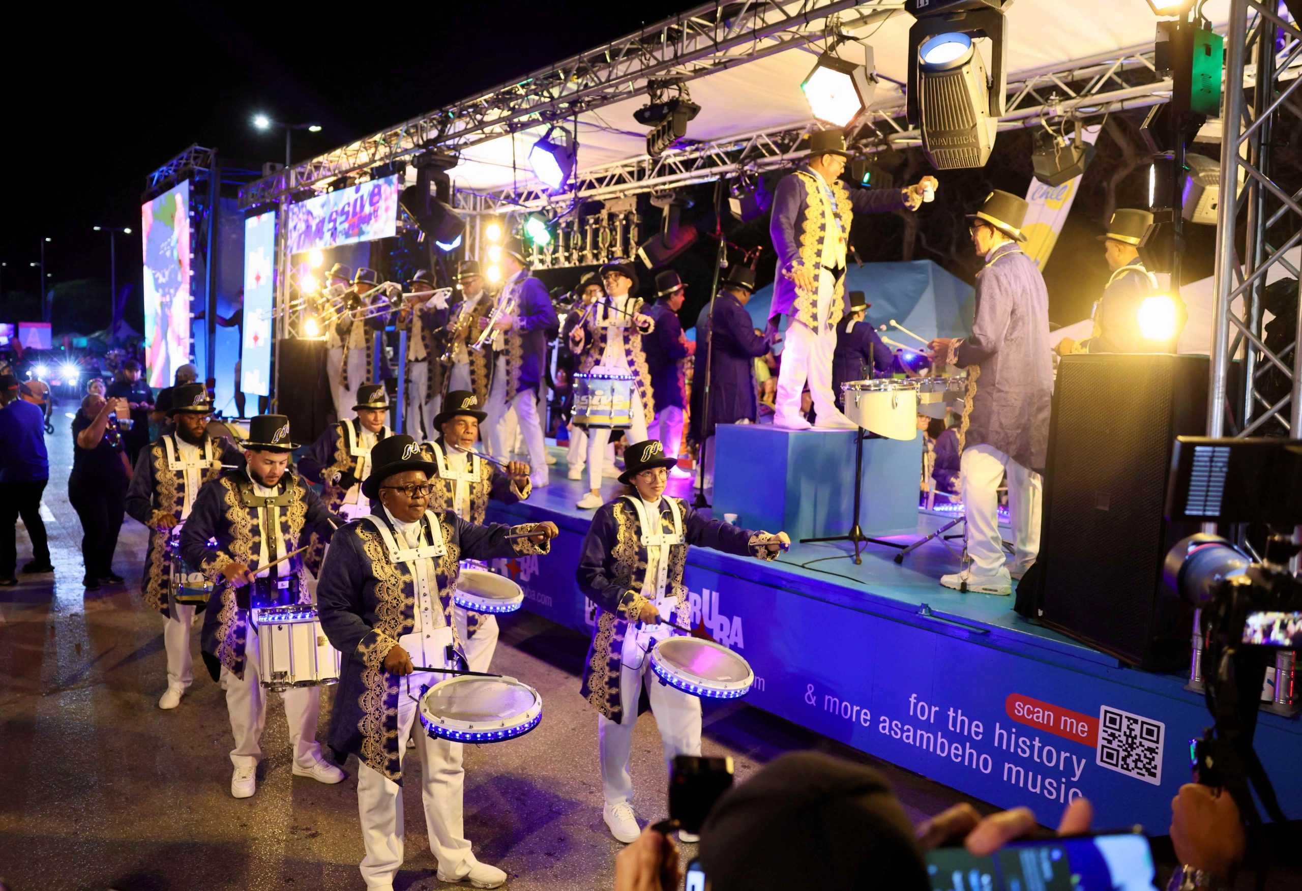 Aruba Tourism Authority A.t.a. A Honra Massive Brass Band Durante Lighting Parade 2 Scaled