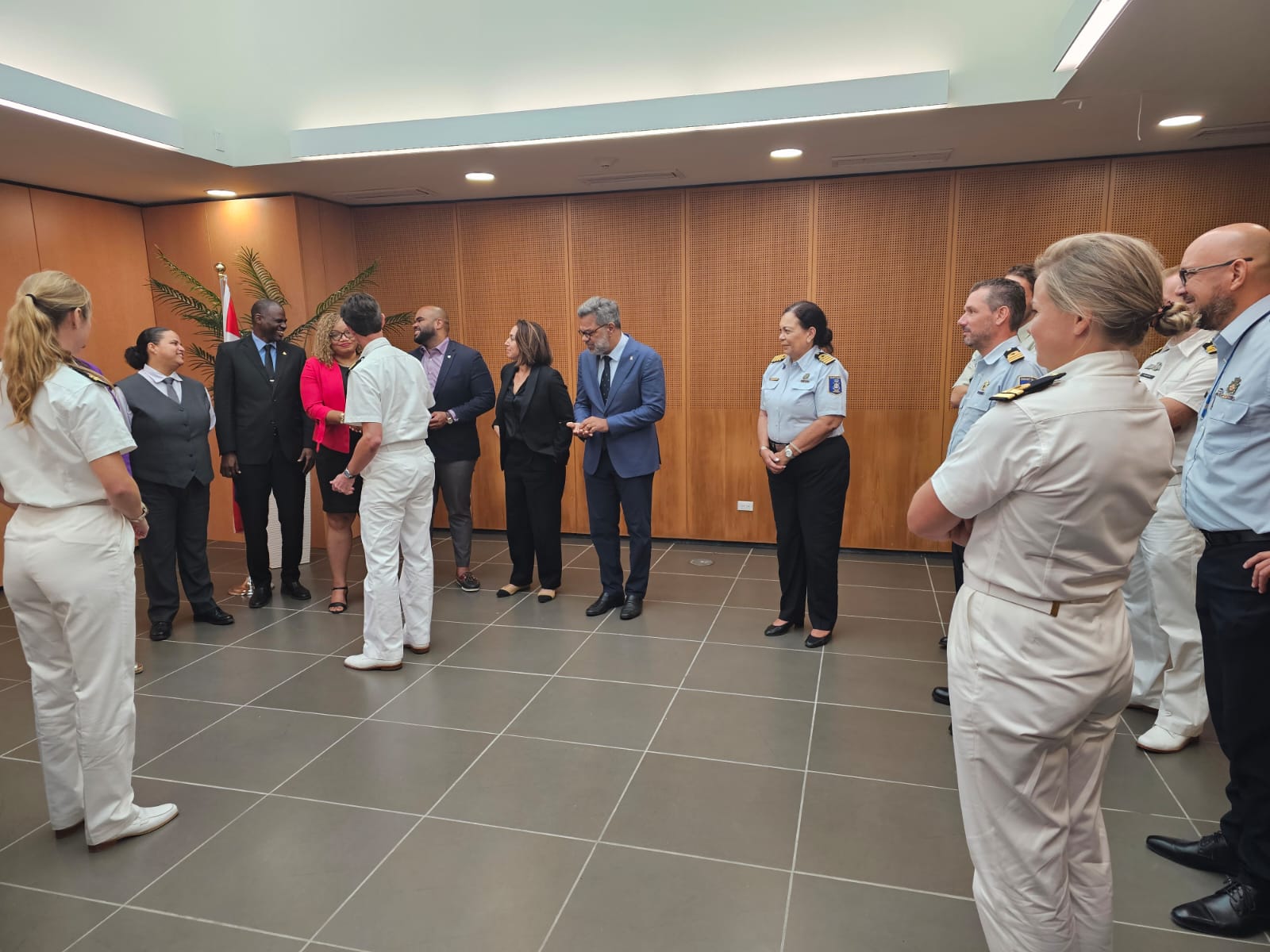 Conseho Di Minister Di Sint Maarten A Reuni Riba Tareanan Di Defensa Y Guarda Costa Den Caribe 3