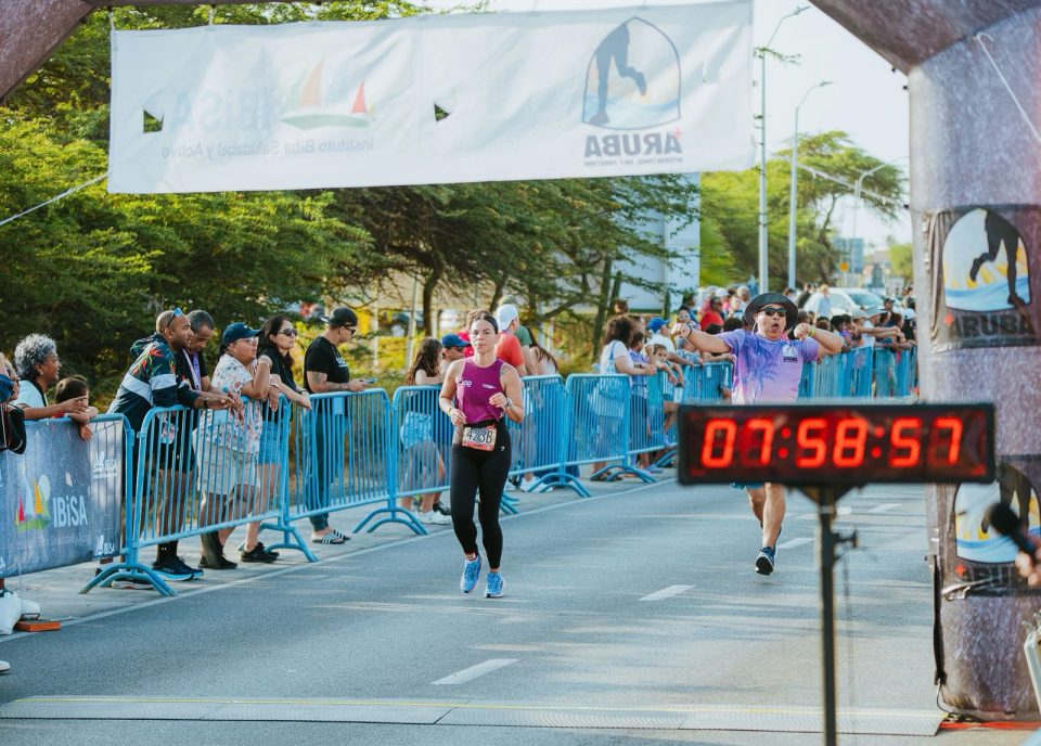 Ekiponan Di Aruba Bank A Participa Den E 39 Edicion Di Aruba International Half Marathon 2025.33