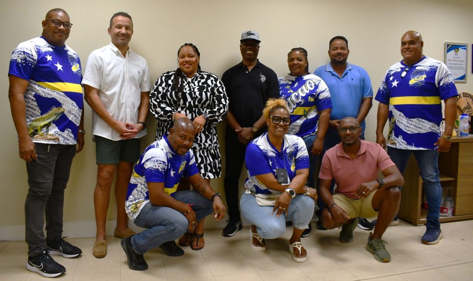 Hefenan Di E Delegacion Di Islanan Den Reino Na Corsou Pa Reunion Riba Celebracion Di Siman Di Polis