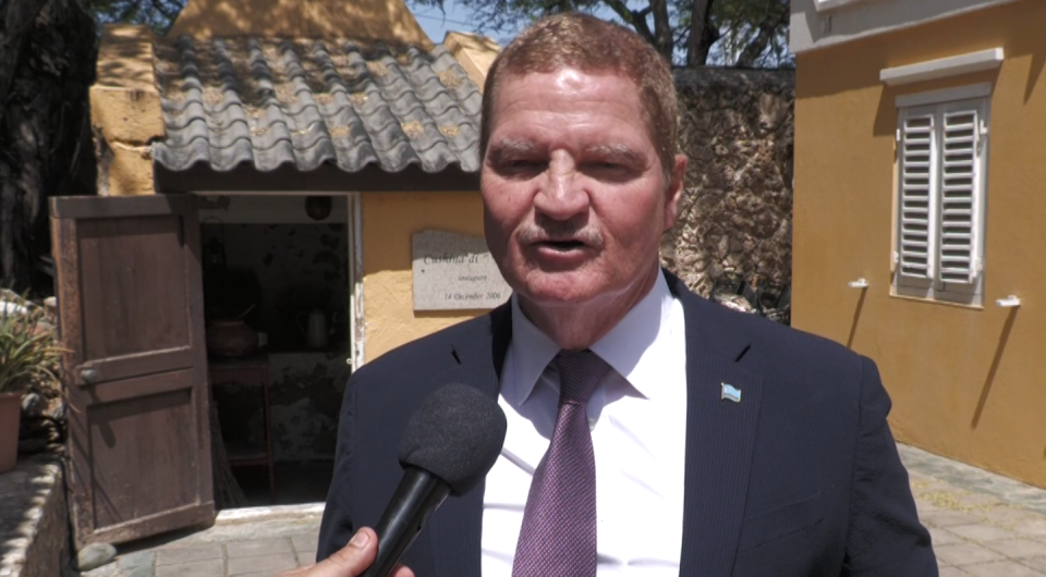 Lider Di Avp Mike Eman