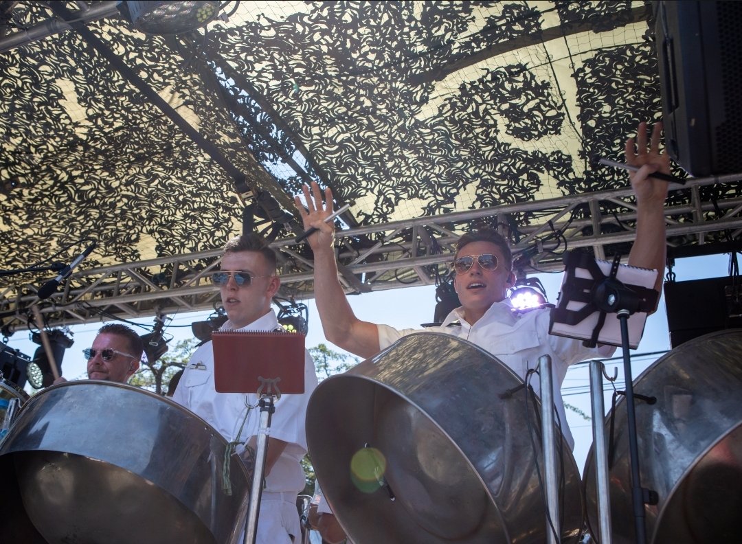 Defensa Ta Hasi Su Debut Den Optogt Di Karnaval Na Korsou 4