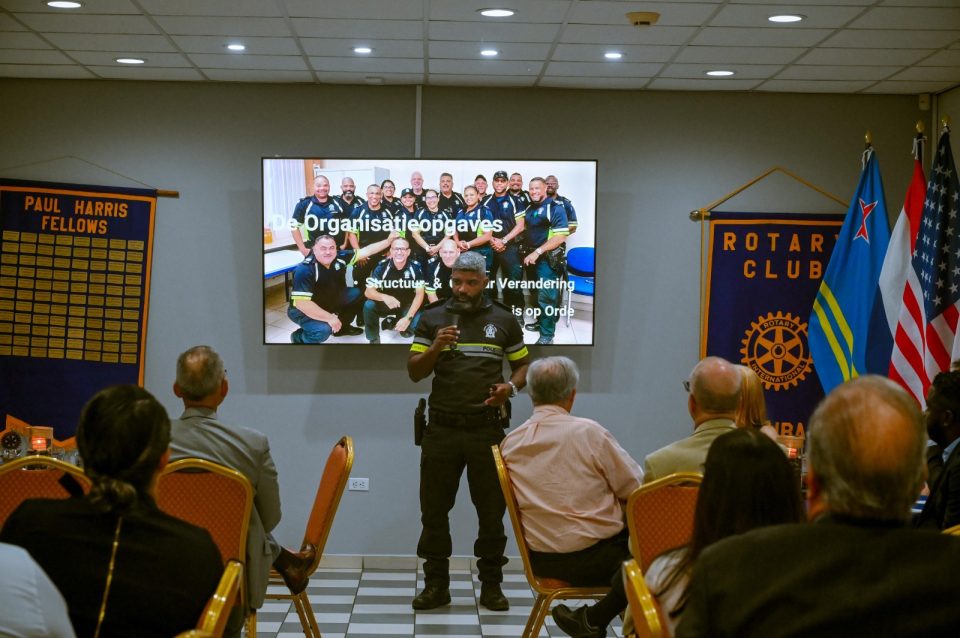 Altocomisario Cu Presentacion Na Rotary Club Of Aruba