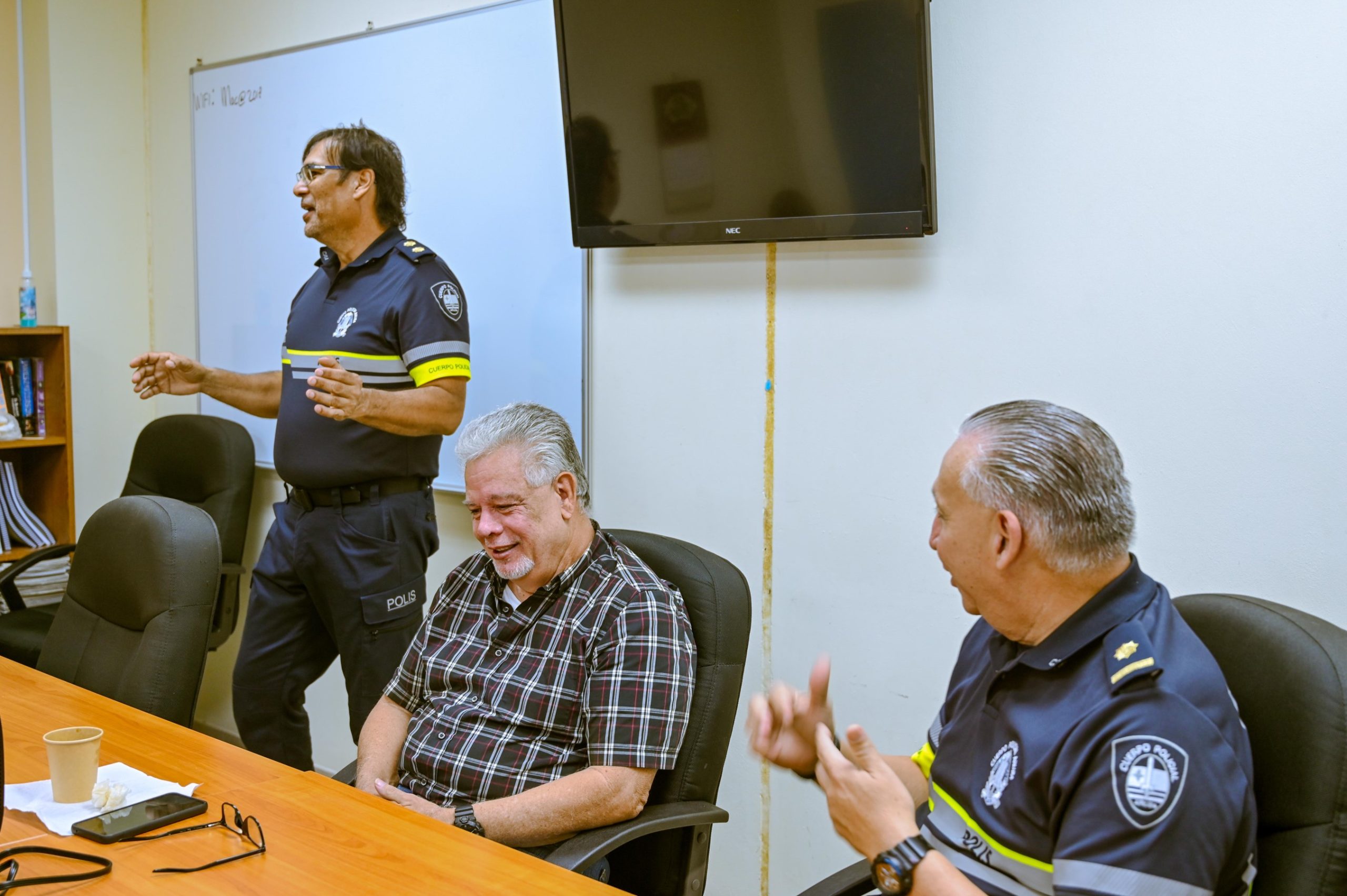 Cuerpo Policial Aruba A Despedi Di Agente Policial Eric Ras 161 6 1 Scaled