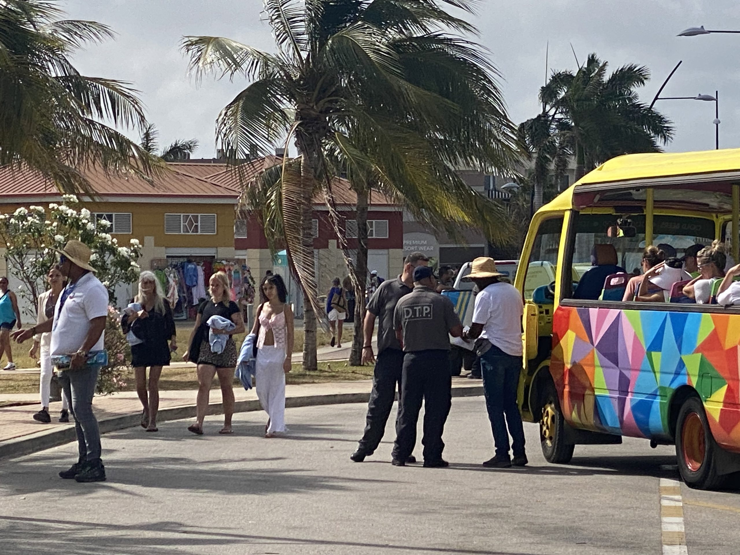 Control Di Tour Cuide Na Waf Mester Ta Igual Pa Esunnan Di Paden Y Pafo 160 Control Di Tour Cuide Na Waf Mester Ta Igual Pa Esunnan Di Paden Y Pafo 2 Scaled