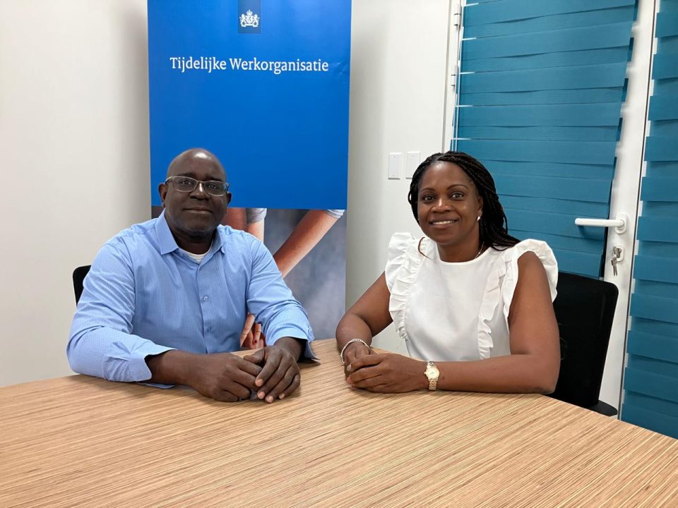 Foto Shervin Frederick Van Het Ministerie Teatt En Liaison Sxm Two Leona Romeo. Afwezig Maar Zeker Belangrijk Te Noemen Is Projectmanager Van Maatregel E6 Van Het Landspakket Bernice Stoffer