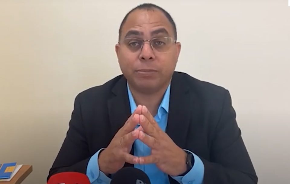 Fraccion Di Ppa Ta Felicita Y Recorda Cu 22 Ana Pasa Aruba A Pasa Un Ordenansa Den Parlamento Pa Oficialisa Papiamento Como Idioma Oficial Banda Di Hulandes
