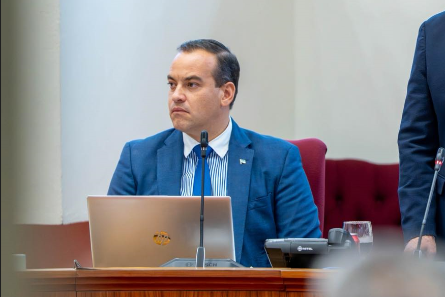 Minister Geoffrey Wever