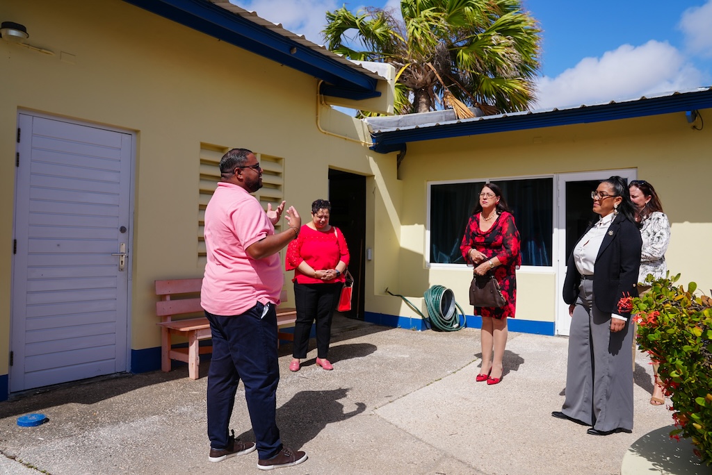 Nan Ta Traha Cu Pasion Minister Wyatt Ras A Bishita Svga3