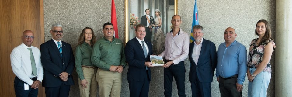 Prome Minister Mike Eman 1