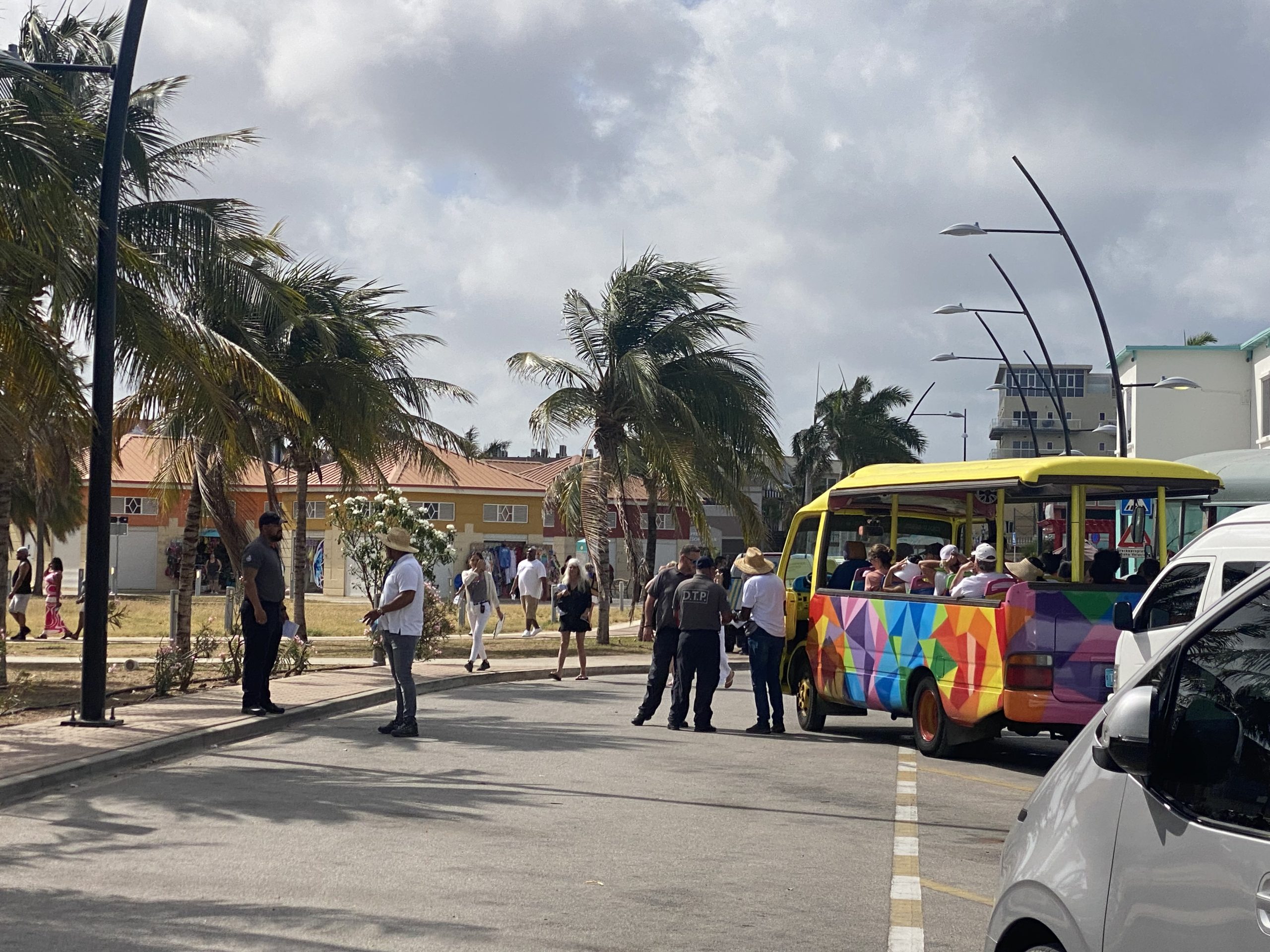 Tour Cuide Dilanti Porta Di Waf Ta Pidi Consideracion No Ta Haya Entrada Manera Cu Ta Aparenta 159 Tour Cuide Dilanti Porta Di Waf Ta Pidi Consideracion No Ta Haya Entrada Manera Cu Ta Aparenta 2 Scaled