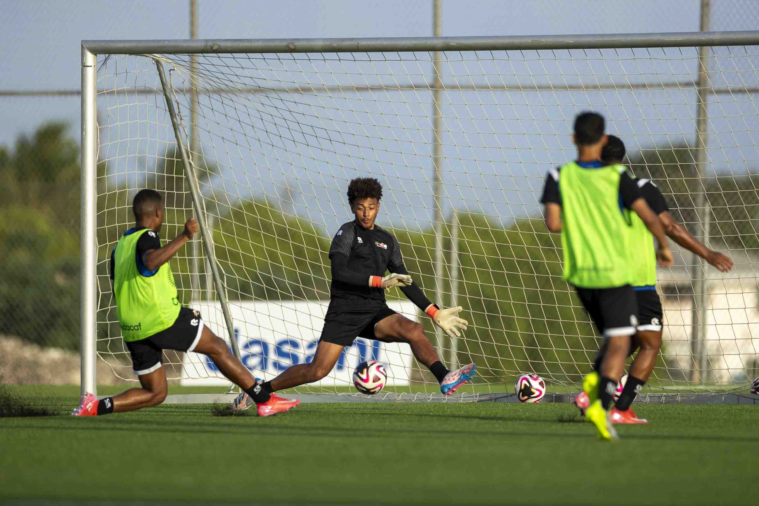 Seleccion Nacional Di Aruba A Tuma Su Entrenamiento Oficial Prome Cu Wega Importante Contra Barbados 166 20250603 Dac30982 Scaled