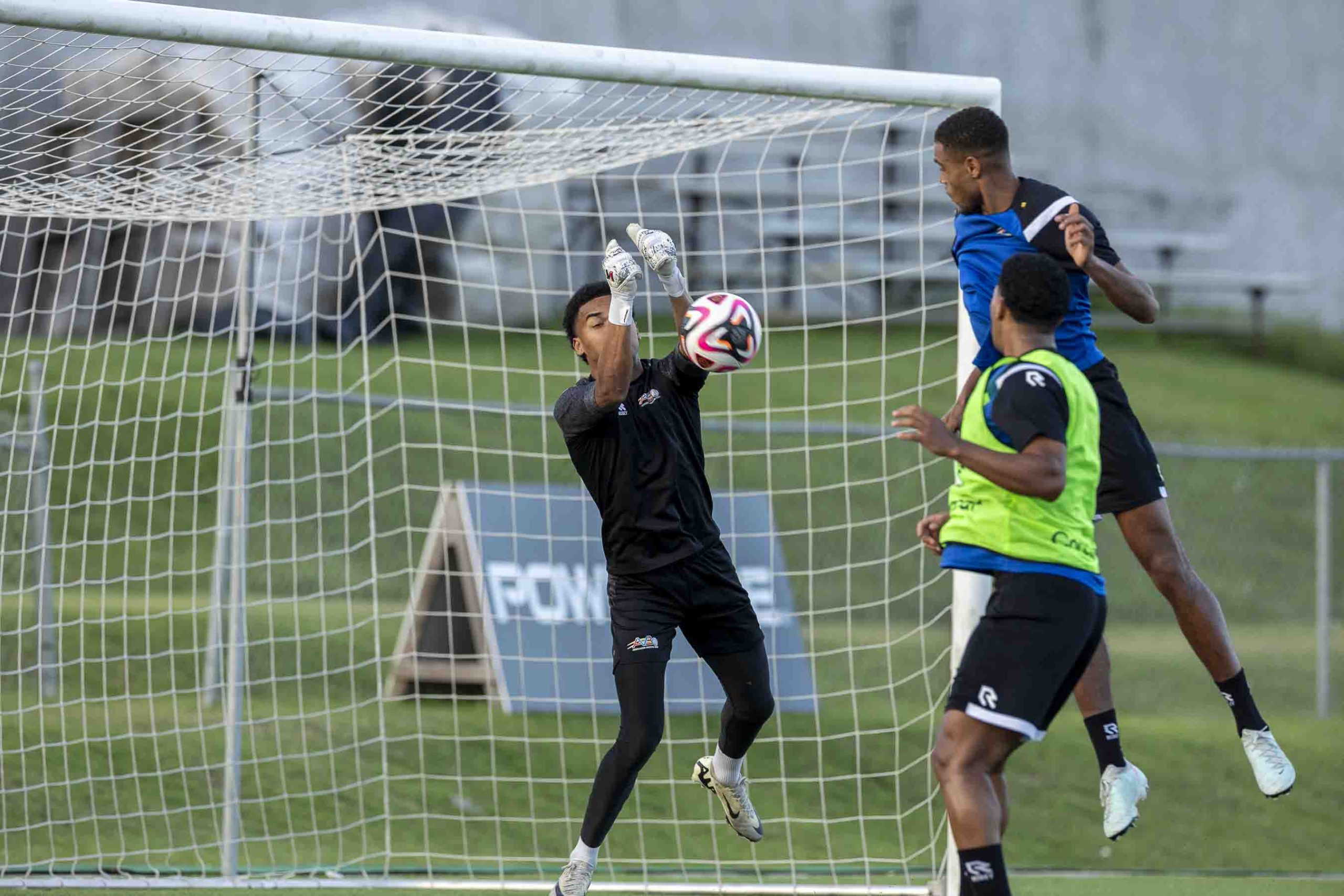 Seleccion Nacional Di Aruba A Tuma Su Entrenamiento Oficial Prome Cu Wega Importante Contra Barbados 163 20250603 Dac31332 Scaled