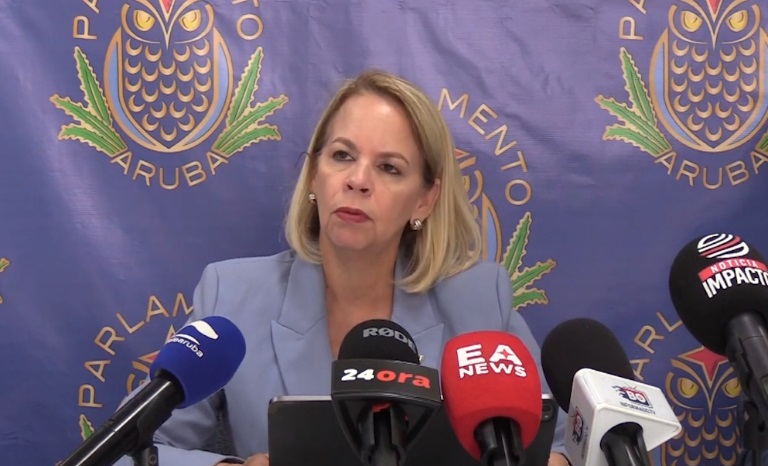 Evelyn Wever Croes 1