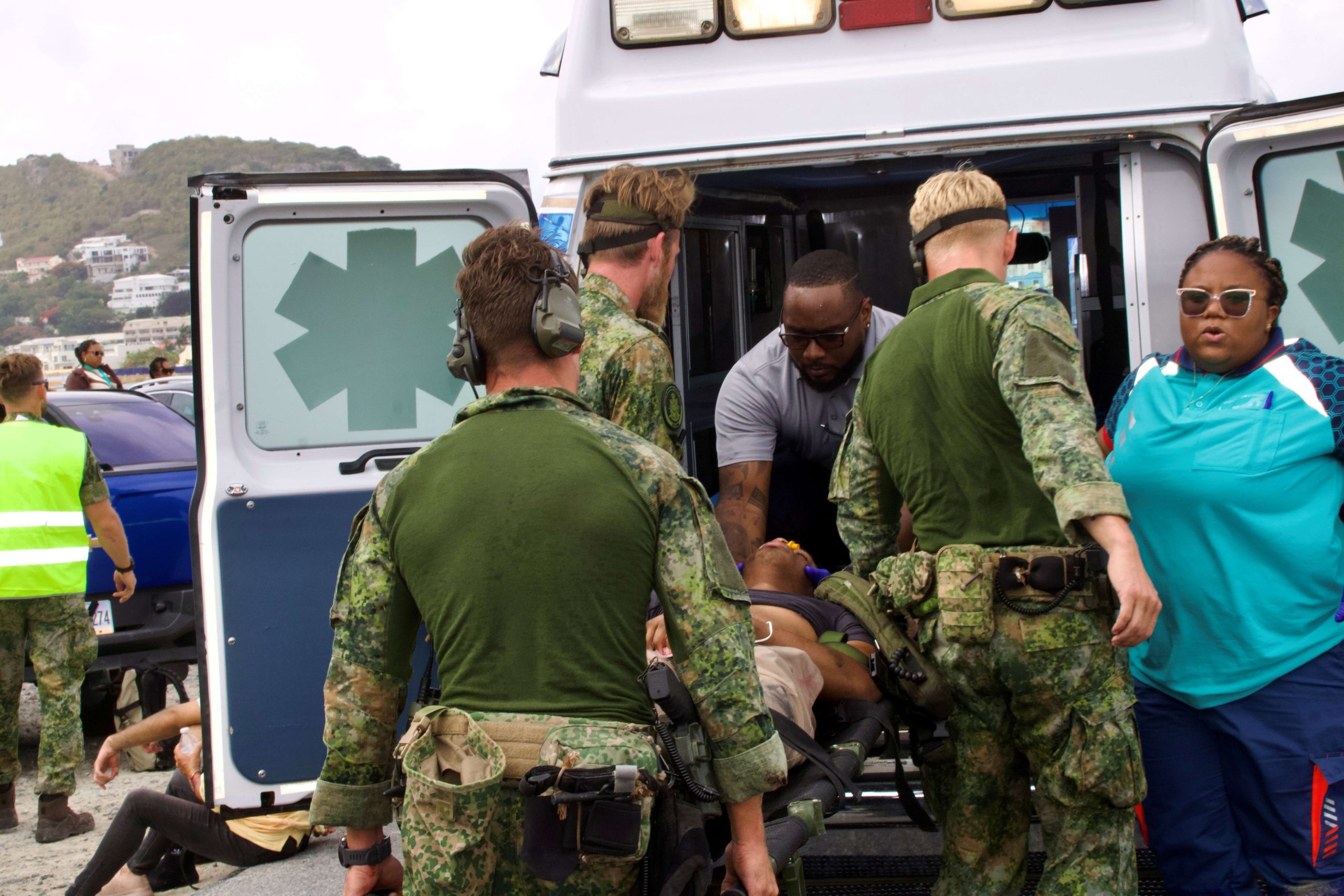 Hurex 25 Military And Injured Ambulance Service Pix3 Scaled