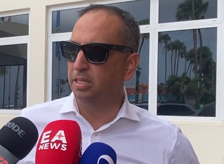 Minister Gerlien Croes Cu Snoeprijsje Na Hulanda Gastando Placa Di Pueblo Sin Resultado Pa Aruba