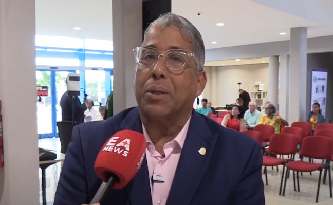 Parlamentario Gino Goeloe