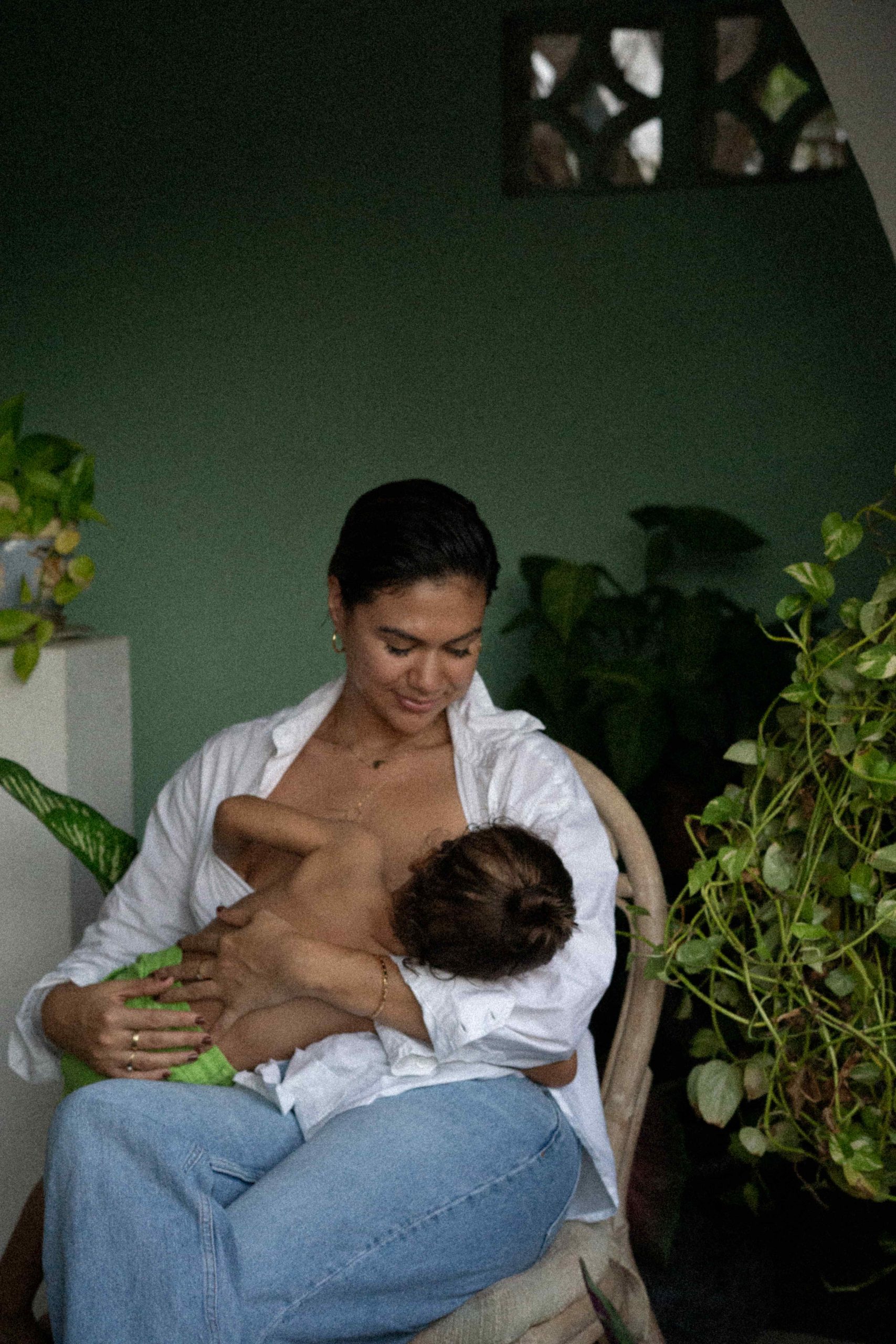 Youth Health Care Reminds Potential Participants In The 10Th Annual Breastfeeding Photo Competition 160 Minvsa Yhc Wbw Amelia Tapia 2024 1St Place Wbw Photo Competition Scaled