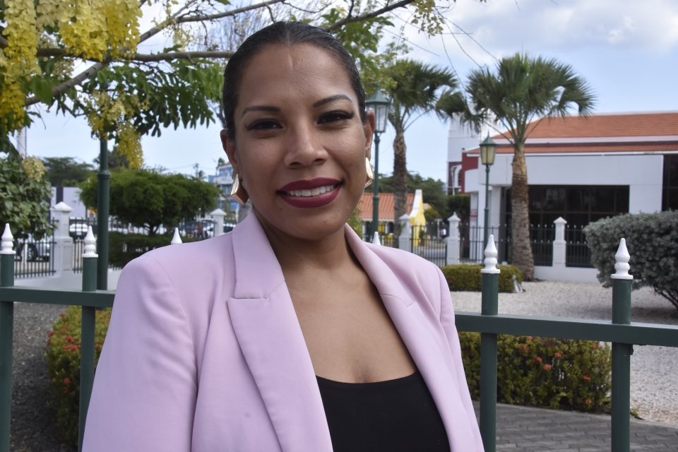Diadomingo Awo Ta Final Di Miss Universe Aruba 2025