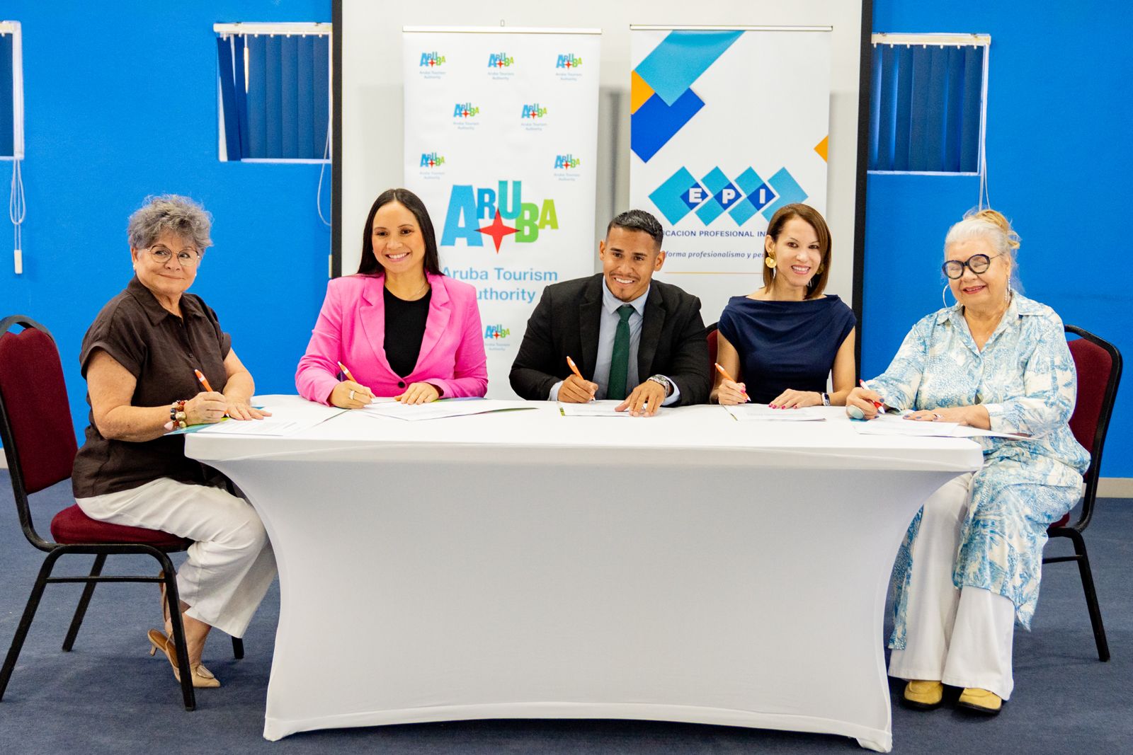 Minister Wendrick Cicilia A Destaca E Importancia Di Desaroyo Laboral 162 Mintta Acuerdo 02