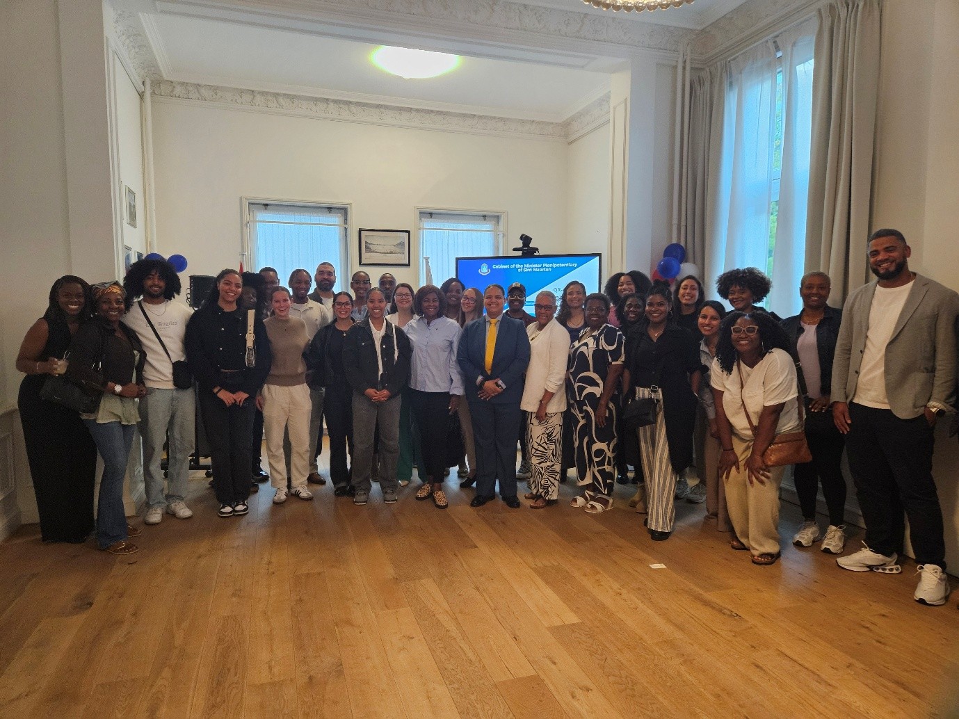 Minplen Meet And Greet Group Photo Pix1 Aug25