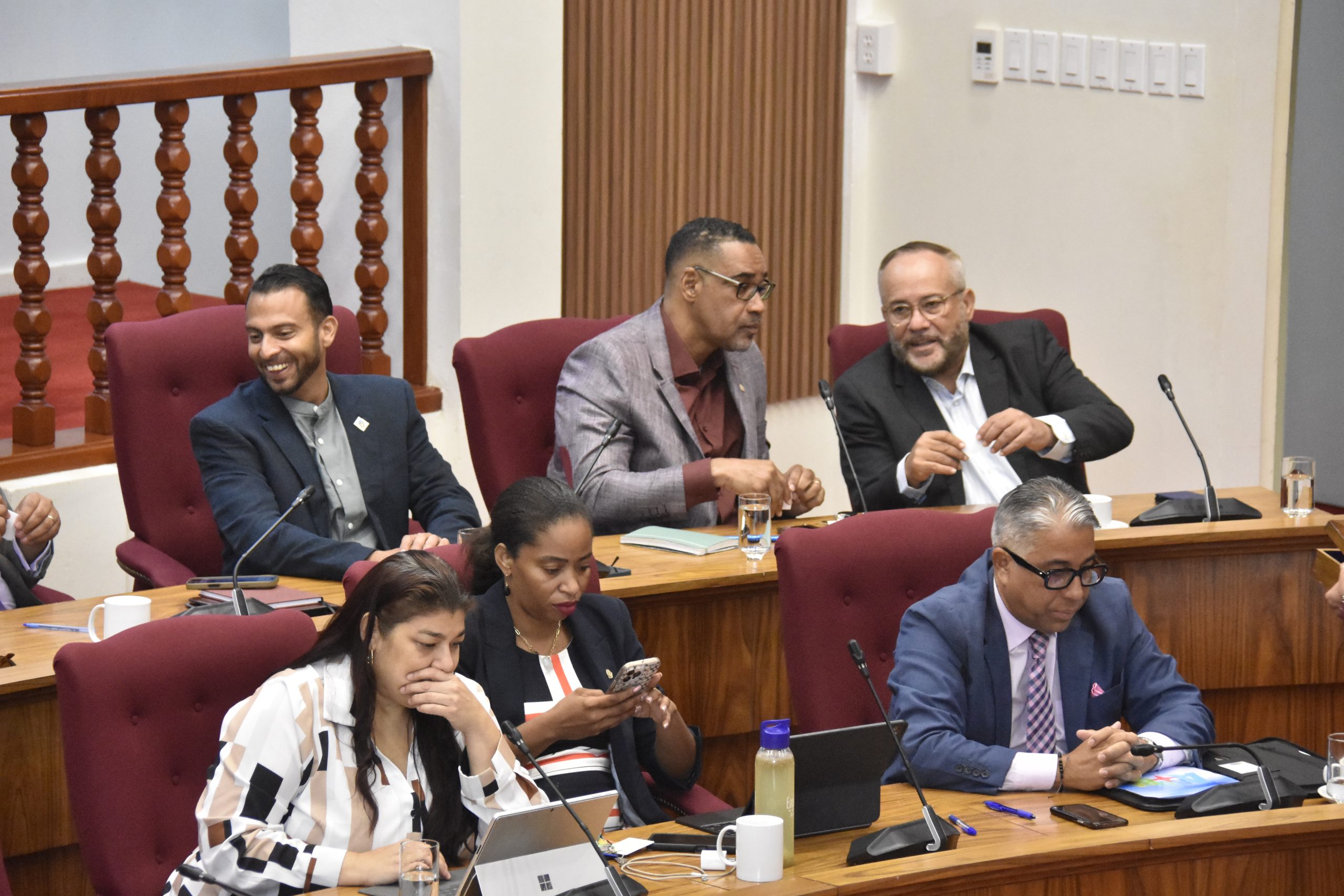 Parlamento Di Aruba A Vota Pa Marlon Sneek Como Presidente Di Parlamento Y Munzaninn Wever Pa Vice Presidente 162 Aaa9309 Scaled