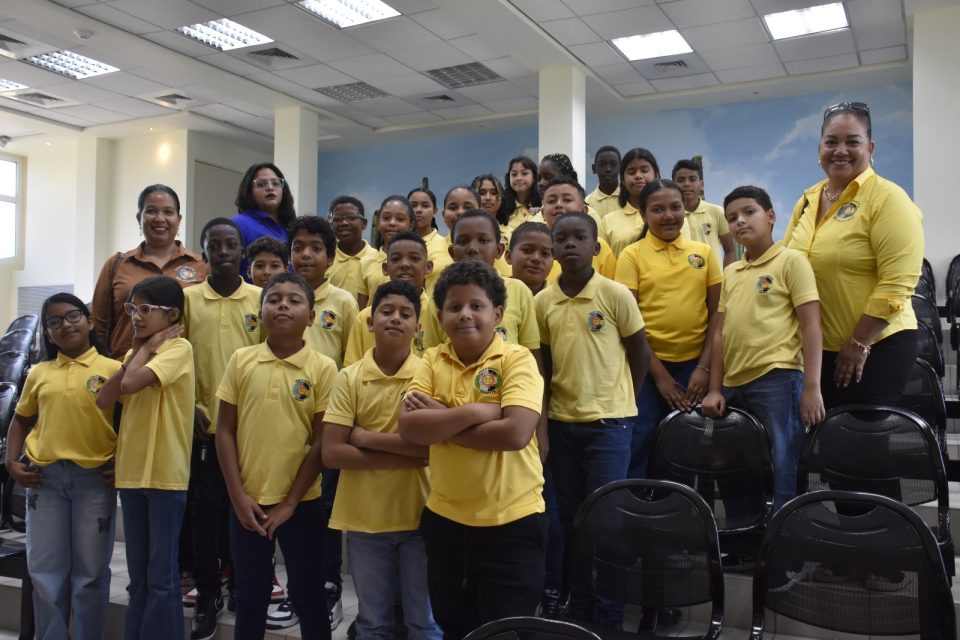 Klas 5 Di Pius X School A Bin Presencia Ana Parlamentario