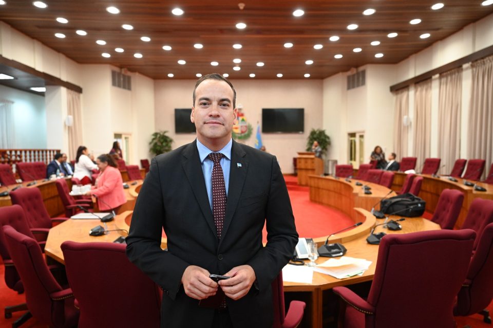 Minister Geoffrey Wever