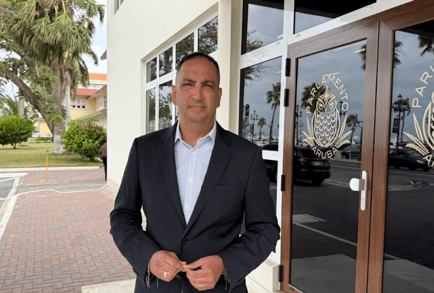 Parlamentario Dangui Oduber 2