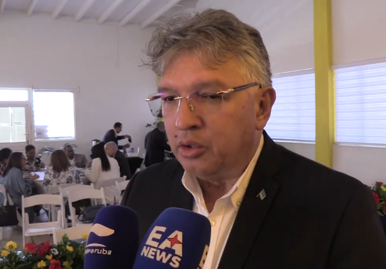 Politica Ta Un Trabou Noble Cu Bo Ta Traha Na Beneficio Di Bo Pueblo Y No Personal