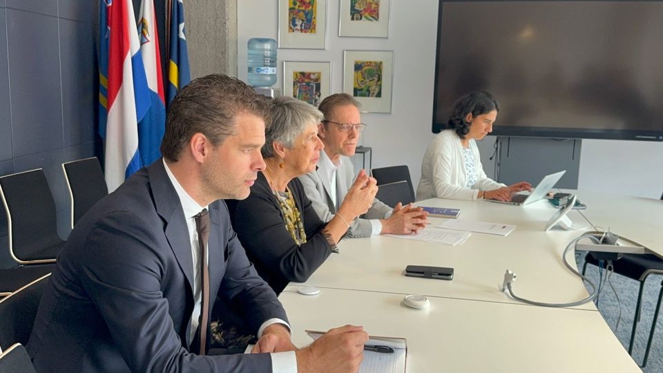 Embahada 7