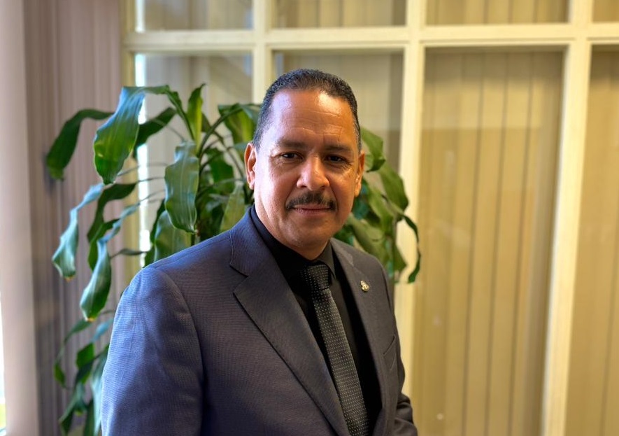 Parlamentario Carlos Bermudez