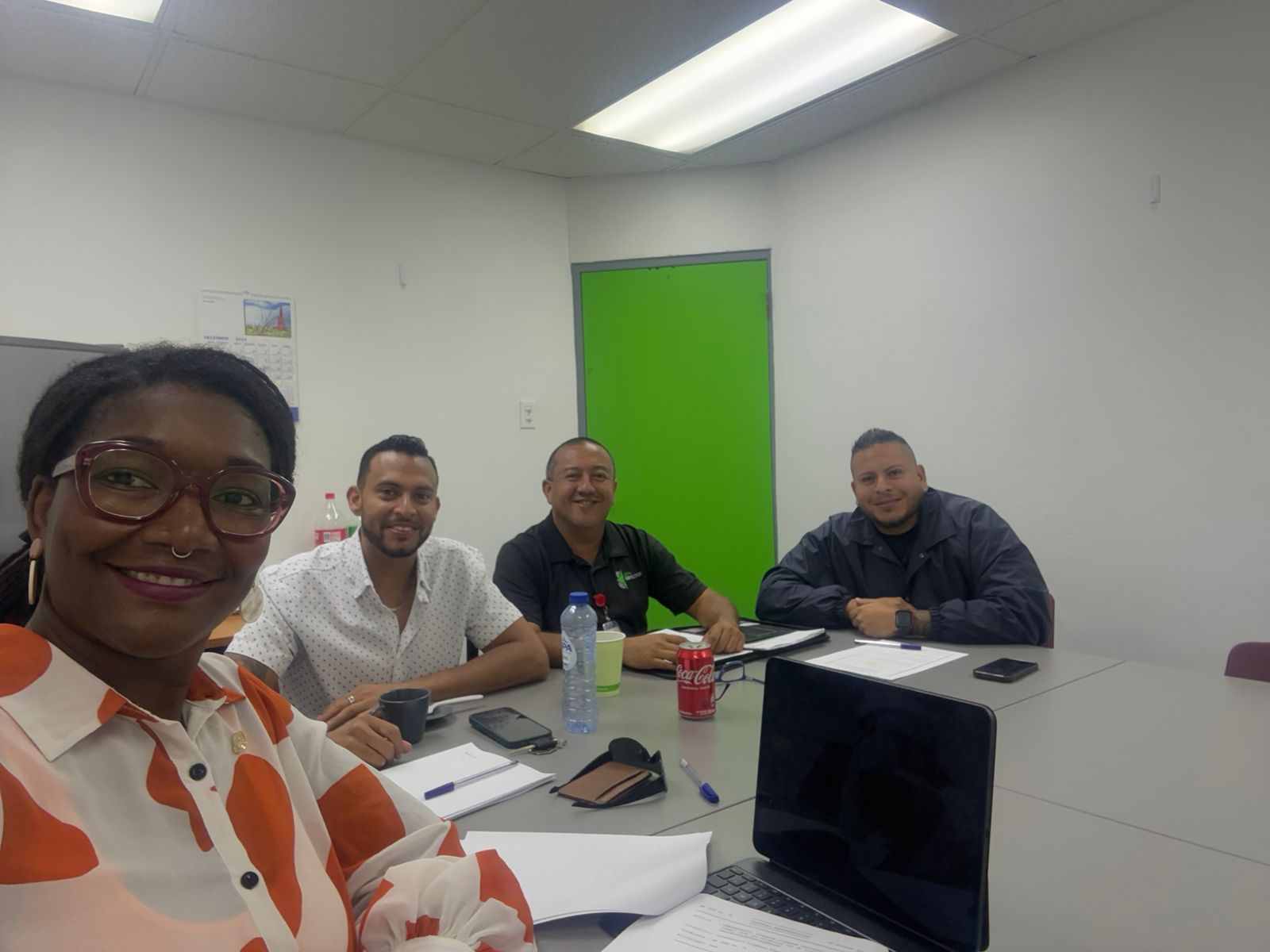 Parlamentarionan Dennerich Kelly Y Otami Thomasia Ta Bishita Bureau City Inspector Y Cancha Di Unistars Na Pos Chikito 163 Parlamentarionan Kelly Y Thomasia Bishita City Inspector Y Veld Di Unistars 4