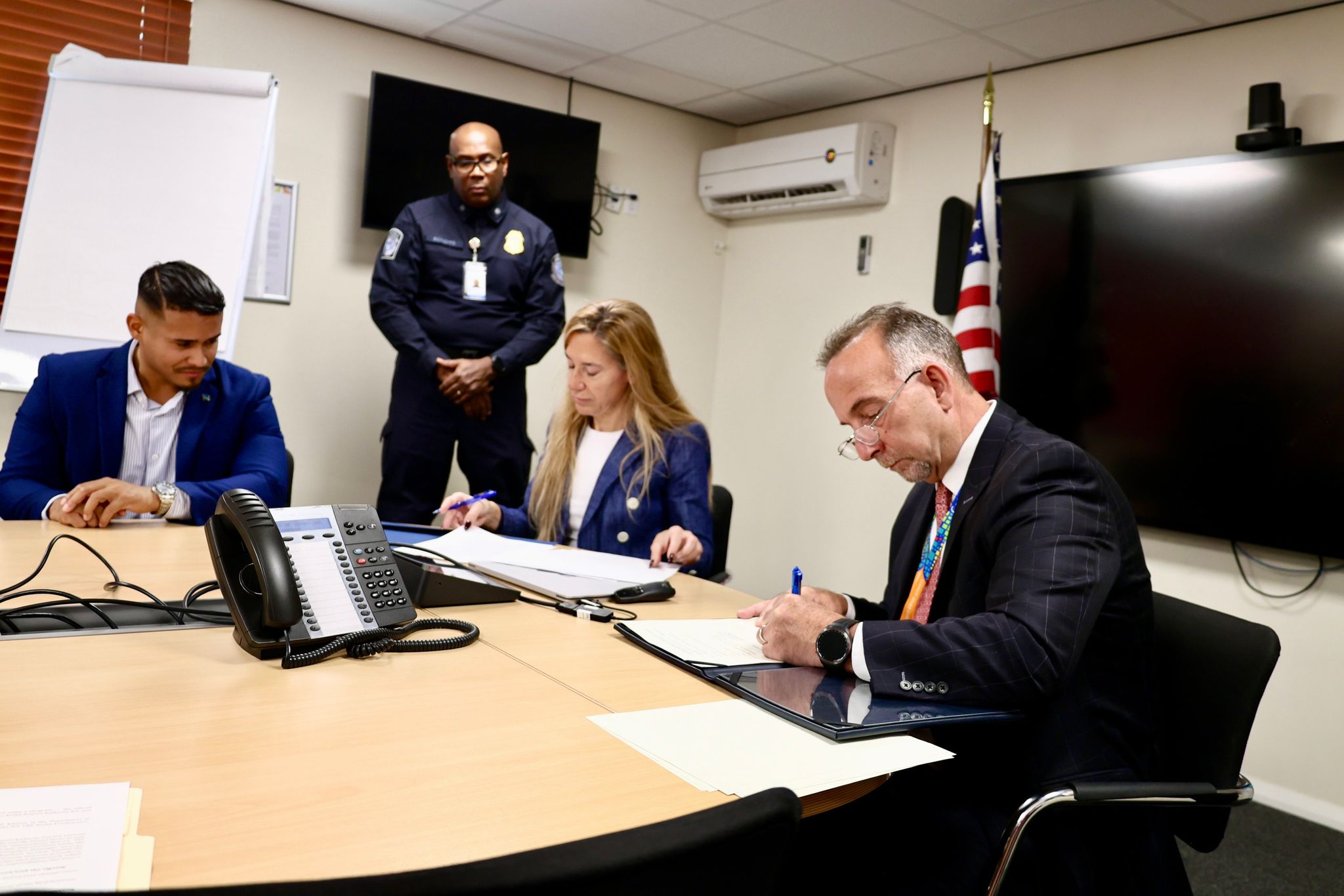 Aruba Versterkt Strategisch Partnerschap Met De Verenigde Staten Door Ondertekening Van Memorandum Of Understanding (Mou) 162 Whatsapp Image 2025 10 24 At 4.55.05 Am 2