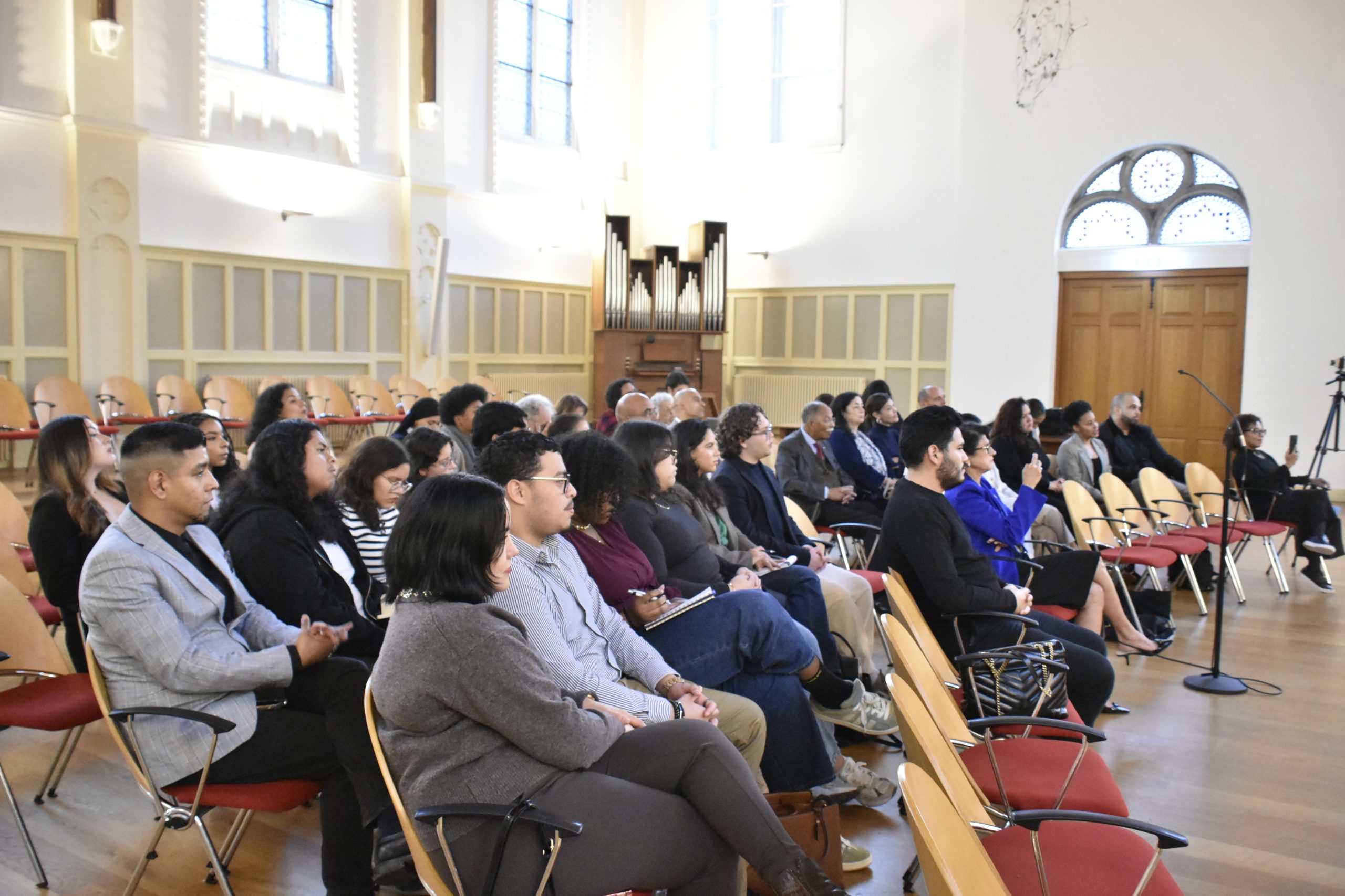 Director Di Arubahuis 2 Scaled