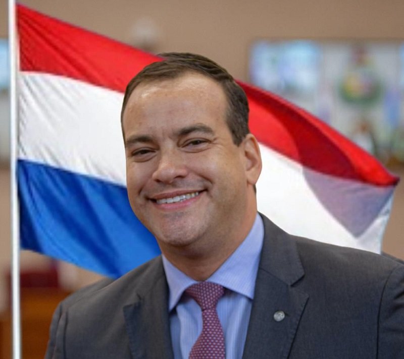Minister Geoffrey Wever 1