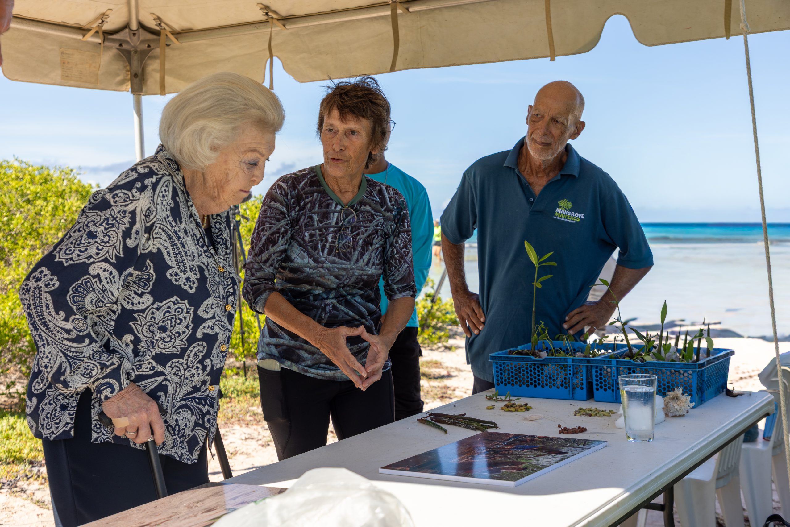 Princess Beatrix Highlights Nature Conservation And Community Initiatives On Bonaire And St. Eustatius 167 Princess Beatrix With The Mangrove Maniacs. Photo Credit Dcna And Skyview Bonaire Scaled