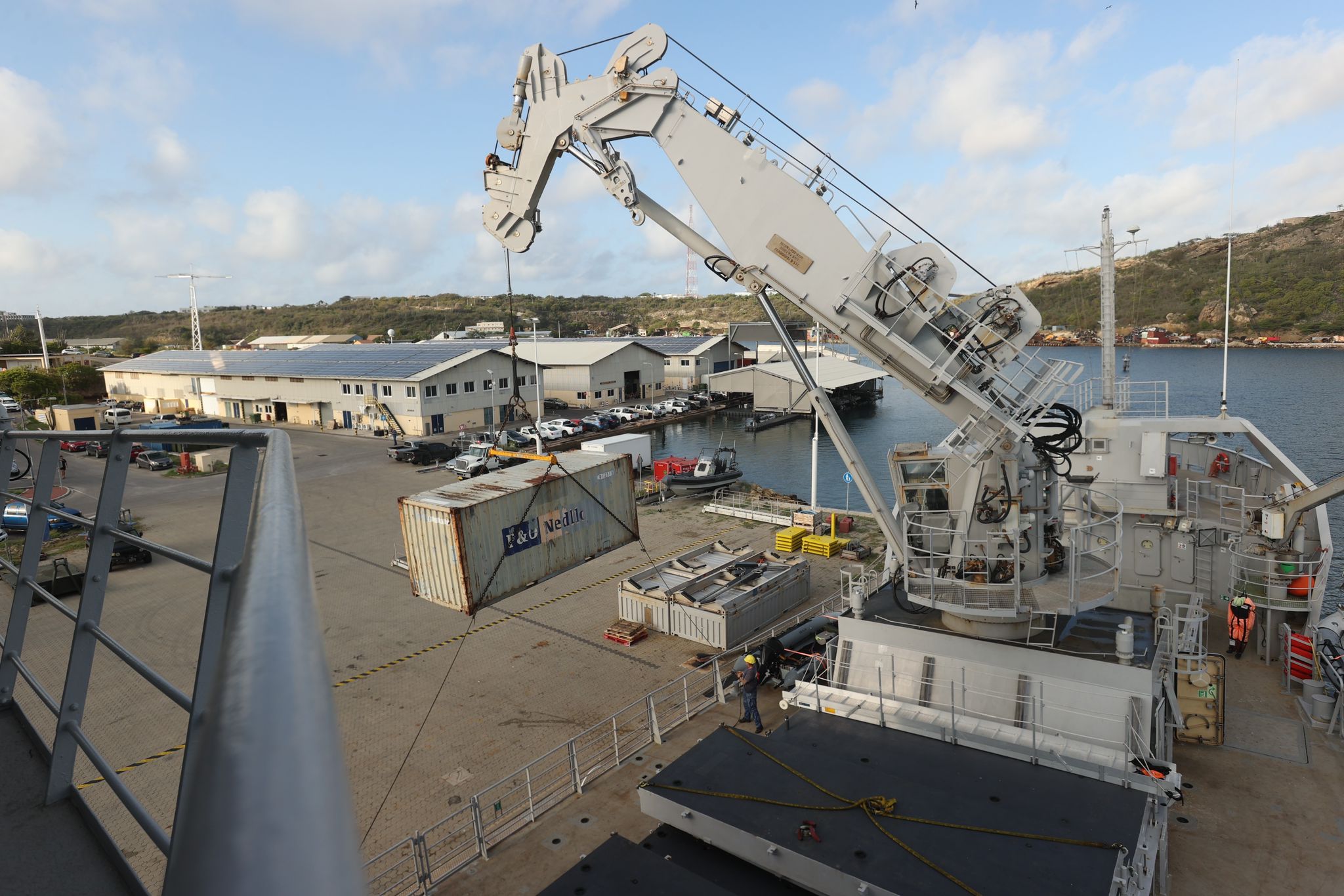 Barku Di Marina Zr. Ms. Pelikaan Ta Duna Ayudo Di Emergensia Na Jamaica 160 Whatsapp Image 2025 11 02 At 11.21.25 Am 1