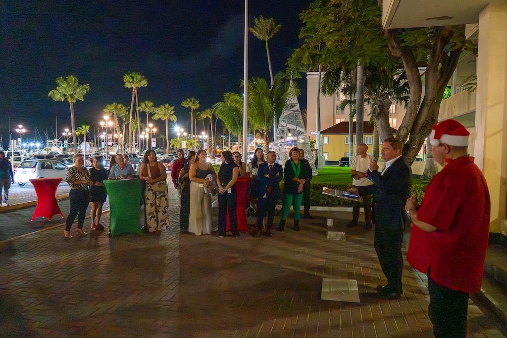 Regering Van Aruba Opent Het Eindejaarsseizoen Met Het Ontsteken Van De Lichtjes Bij Het Bestuurskantoor 163 Whatsapp Image 2025 11 10 At 10.35.17 Pm 2