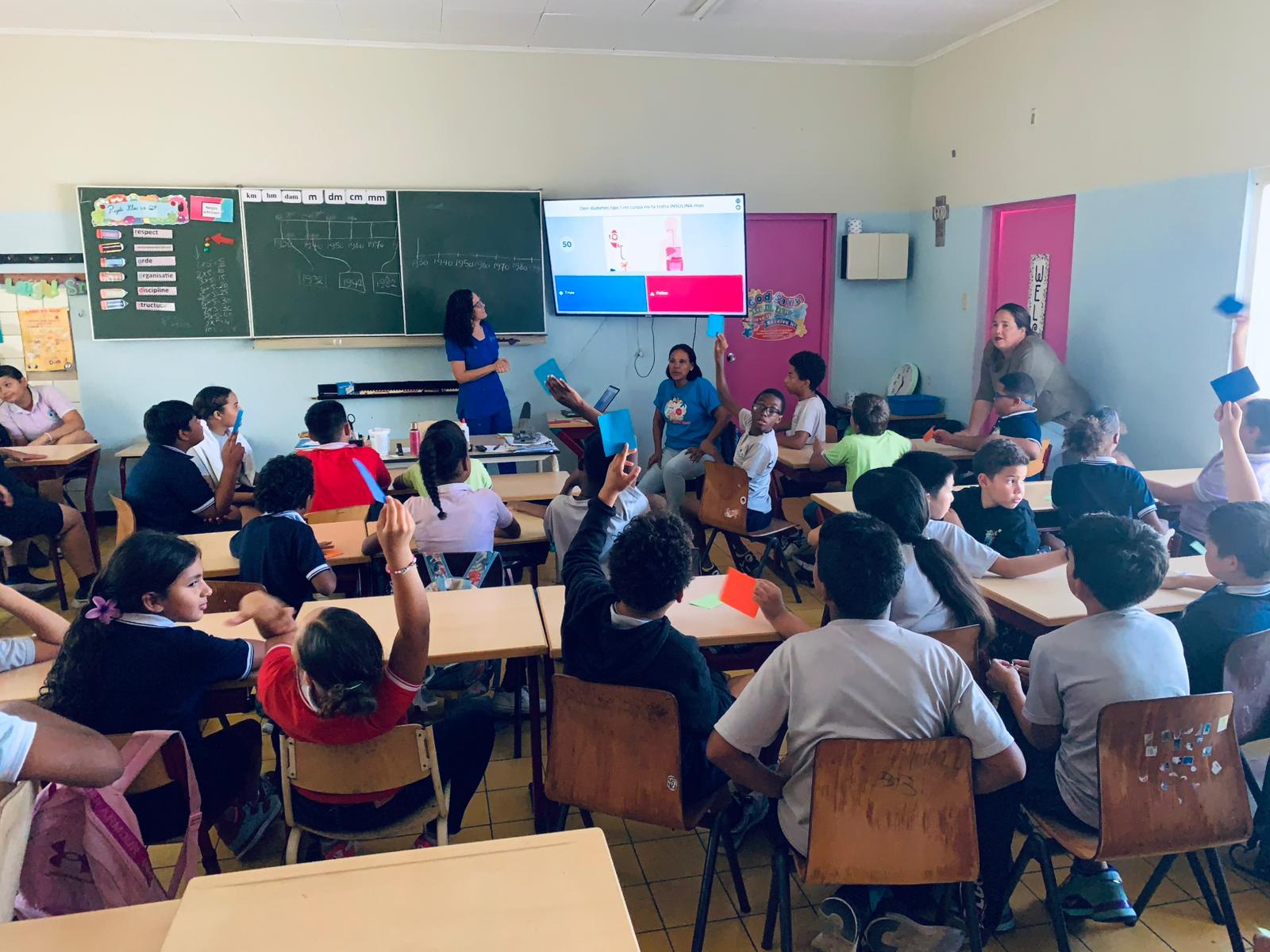 Informatieve Lezing Over Diabetes Op Colegio Santa Famia 169 Whatsapp Image 2025 11 15 At 5.01.17 Pm 1