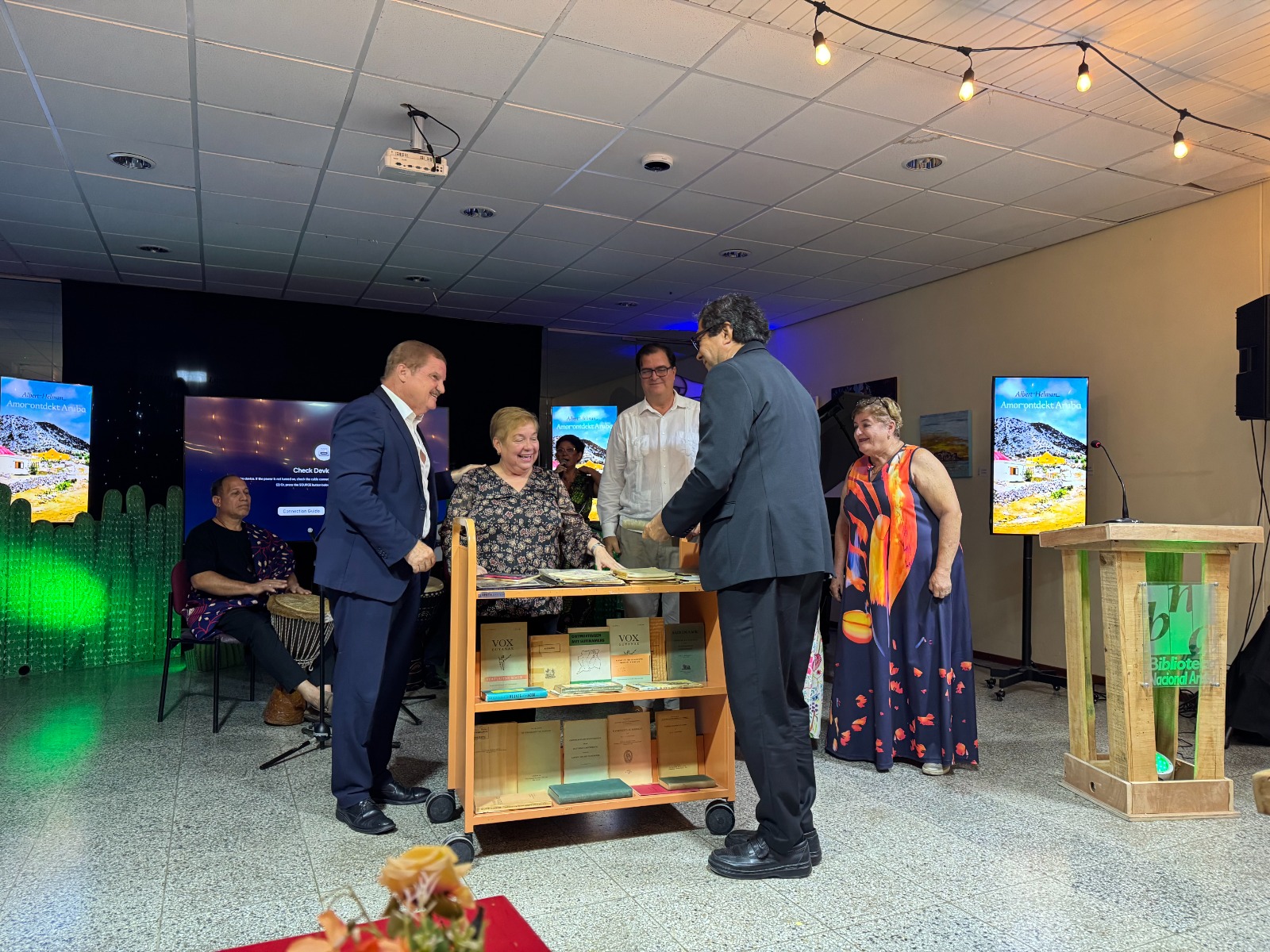 Parliamentarian Xiomara Maduro: The National Library Now Holds A Special Collection From Writer Albert Helman 160 Whatsapp Image 2025 11 30 At 11.35.52 Am 1