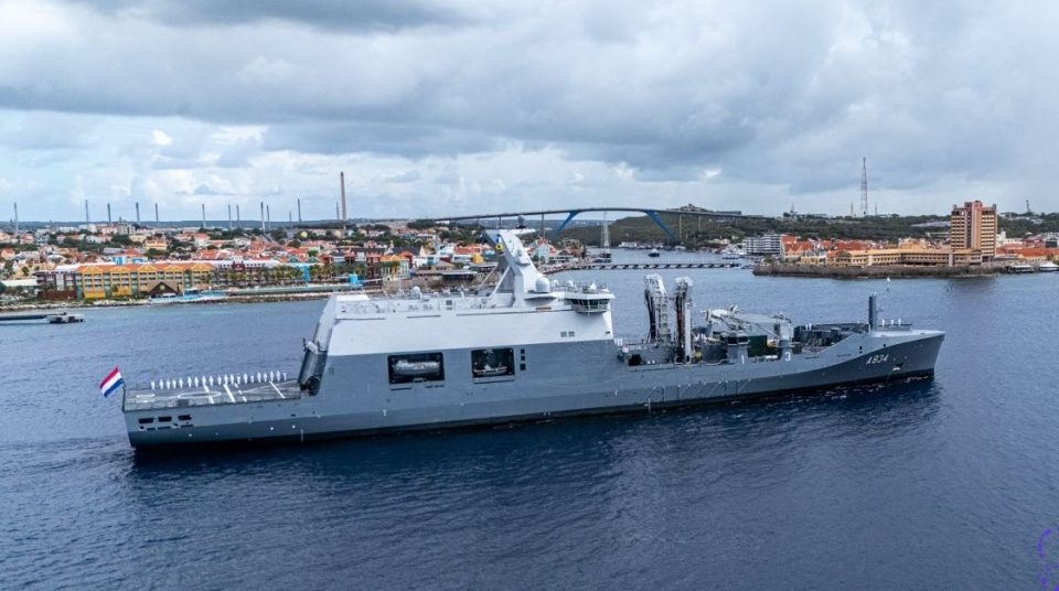Barku Di Marina Den Helder Ta Regresa Hulanda